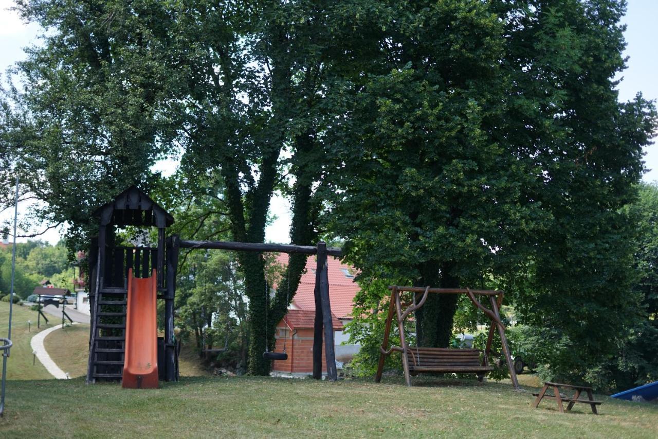 Deluxe Apartments Franjkovic Selište Drežničko Kültér fotó