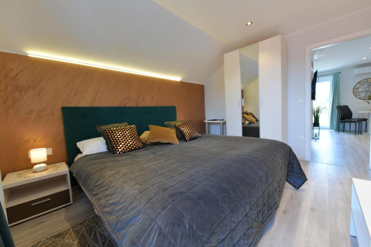 Deluxe Apartments Franjkovic Selište Drežničko Kültér fotó